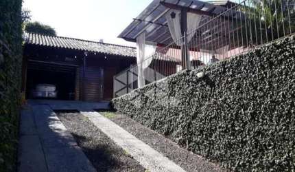 Casa de 2 dormitórios com pergolado e pátio amplo - Nova Santa Rita