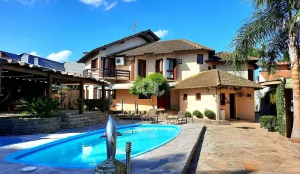 Casa de 6 Dormitorios no bairro Igara em Canoas