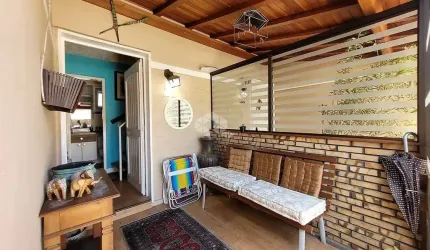 Casa em condomínio 2 dormitórios e 1 vaga no Bairro Igara