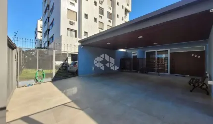 Sobrado à venda, 3 dormitórios, suíte, 3 vagas,  novo, lareira, churrasqueira, Jardim Lindóia, zona norte.