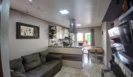 Casa com 2 dormitórios / 2 vagas / piscina e churrasqueira