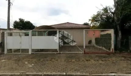 Casa em condomínio com 02 dormitórios em Niterói