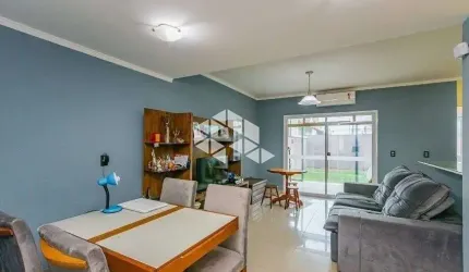 Casa/sobrado 135,00 m² 3 dormitórios, 1 suíte,  sala, cozinha, área de serviço, garagem para 3 carros, pátio amplo nos fundos, aceita financiamento