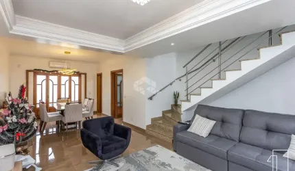 Sobrado de 3 dormitórios com 1 suite, aceita financiamento no Bairro Moinhos de vento/Canoas.