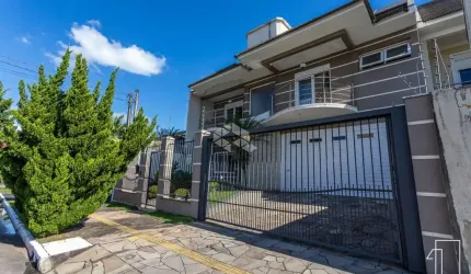 Sobrado com 3 suítes á venda no Moinhos de Vento em Canoas