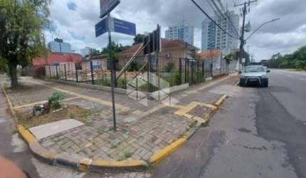 Terreno de esquina 10,80 x 33,80 no Centro de Canoas, próximo ao La Salle.
