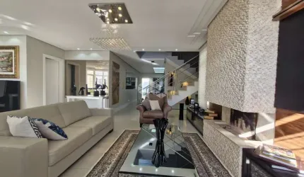 Casa Residencial, podendo ser usada como comercial, com 245 m² 3 dormitórios, 1 suíte com closet, área gourmet e piscina. Moinhos de Vento- Canoas .