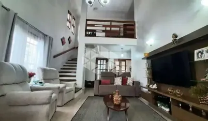 Casa/Sobrado, 4 dormitórios, 1 suíte e 2 vagas,  Moinhos de Vento, Canoas