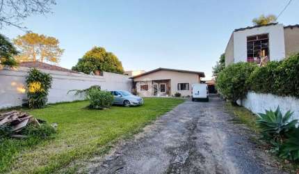 Casa com 4 dormitórios, são 2 terrenos, no bairro Nossa Senhora das Graças/Canoas.