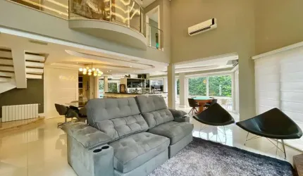 CASA EM CONDOMÍNIO, 4 DORMITÓRIOS, 4 SUÍTES, 6 VAGAS EM CANOAS!