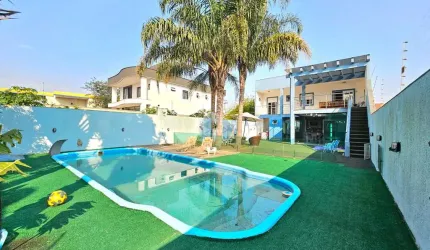 Casa 3 dormitorios, 1 Suíte, 5 vagas, semi-mobiliado em  Canoas