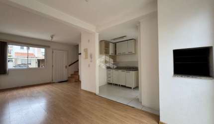 Casa em condomínio Vivendas do Lago, com 2 dormitórios, 2 banheiros, 2 vagas de garagem. Aceita Financiamento e FGTS.