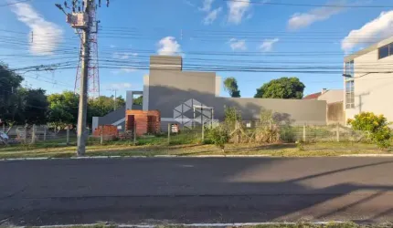 Terreno de esquina 490 m², com ligação de agua e luz, analise de solo realizada , próximo da comércios, escolas, farmácias, fruteiras e padarias.