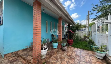 Casa com 3 dormitórios, 2 banheiros, vaga de garagem coberta para 2 carros, no Bairro Estância Velha, em Canoas/RS.