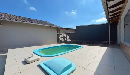 Casa com 3 dormitórios, mobiliada, com Piscina, Bairro Nossa Senhora das Graças, em Canoas/RS. Estuda proposta e aceita Financiamento bancário