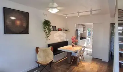 Sobrado 2 dormitórios, 1 vaga de carro coberta, 68 m² construído, bairro São José , na cidade de Canoas. Aceita Financiamento bancário e FGTS.