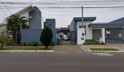 Casa térrea bem localizada, suite, aceita pet, quintal grande, bicicletário, canil, 5 min Park shopping, muros altos