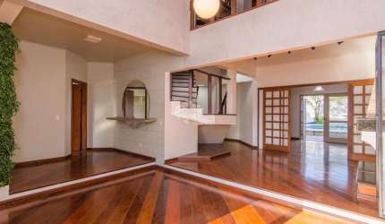 Casa 4 dormitórios, 4 suítes e com sacada, aceita financiamento no Bairro Jardim do Lago.