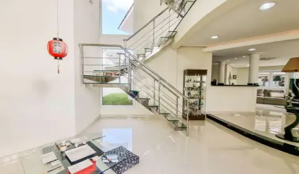 Casa 4 dormitórios, 3 suítes, piscina, garagem ampla, Moinhos de Vento - Canoas, mobiliada com eletros completa, Aceita Financiamento