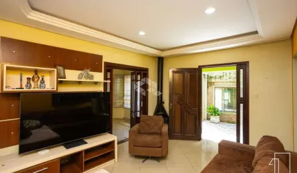 Vende-se sobrado e kitnets no bairro São José na cidade de Canoas. Localização privilegiada próximo a Ulbra, e acesso rápido e fácil a BR-116.