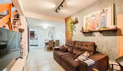 Casa semimobiliada, reformada, 2 dormitórios, lavabo, 2 vagas, área coberta com churrasqueira. Aceita financiamento, FGTS e o Minha Casa Minha Vida.
