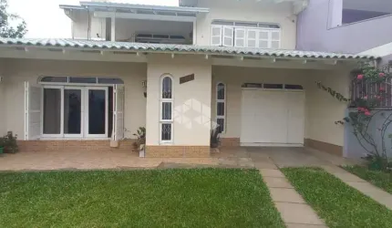 Casa/sobrado com 2 andares, 3 dormitorios e piscina