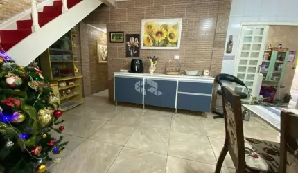 CASA SOBRADO DE 4 QUARTOS COM PÁTIO NO BAIRRO NITERÓI