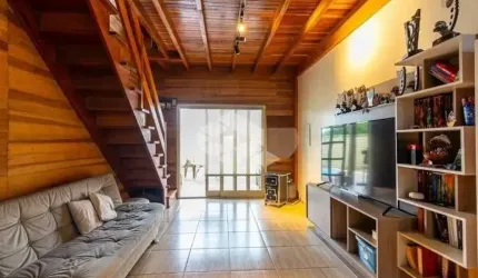 Casa com 3 Quartos,  Piscina, 03 vagas no Bairro Igara, Canoas