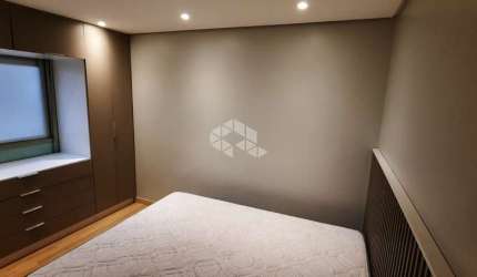 Apartamento muito bem localizado com 2 dormitorios e 1 banheiro.