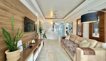 Apartamento com 02 quartos , mobiliado, piscina, 02 elevadores, Centro de Capão da Canoa!!