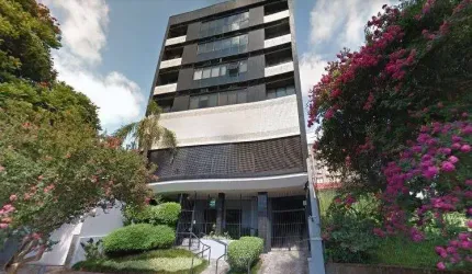 Conjunto comercial no Petrópolis