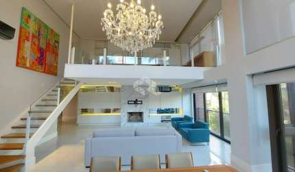Apartamento Garden 03 Dormitórios/02 Suítes com 229,02m²- Moinhos de Vento