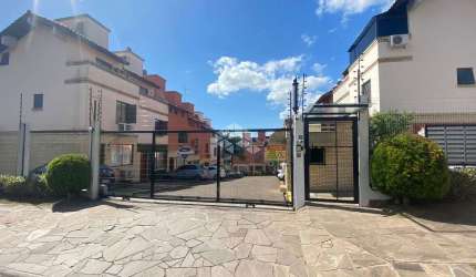 Casa à venda com 3 dormitórios, 1 suíte, 1 vaga/Box no Jardim Sabará , Porto Alegre