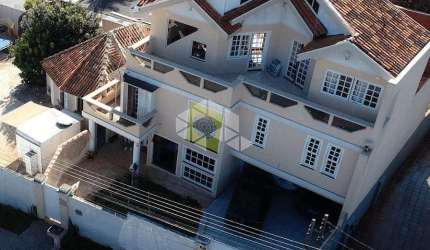 Casa com 4 Quartos e 6 Banheiros  em Santa Felicidade