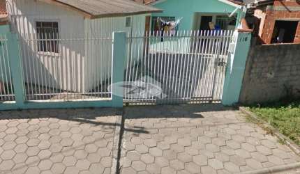 Casa com 4 quartos e 180m² para vender por R$ 240.000 no bairro do Tatuquara, em Curitiba - PR.