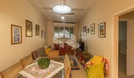 Belo Apartamento de Três dormitórios ao lado do Parcão