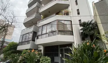 Apartamento semimobiliado com 3 dormitórios e 2 vagas, no bairro Exposição em Caxias do Sul