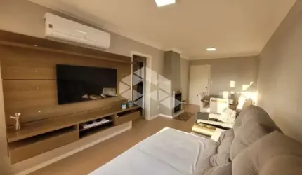 Apartamento semimobiliado com 3 dormitórios sendo 1 suíte e 1 vaga no bairro Exposição em Caxias do Sul
