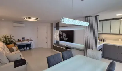 Apartamento mobiliado com 03 dormitórios e 04 vagas de garagem no bairro Panazzolo em Caxias do Sul