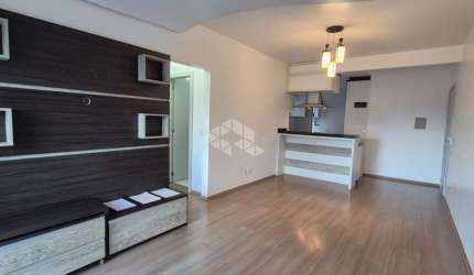 Apartamento semimobiliado com 02 dormitórios e 1 vaga de garagem no bairro Sanvitto em Caxias do Sul