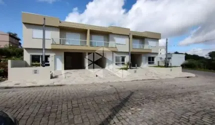 Sobrado 3 Dormitórios sendo 1 Suíte no Bairro São Luiz em Caxias do Sul