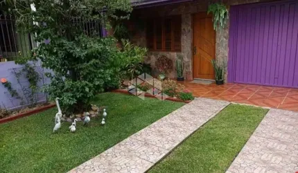 Casa sobrado com 02 dormitórios a venda no Bairro Kayser em Caxias do Sul