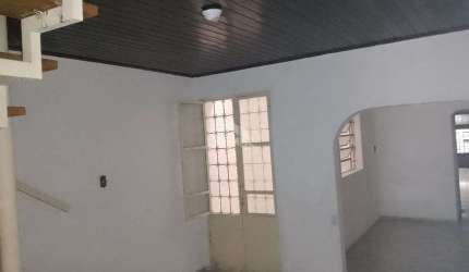 Casa com 3 Quartos e 1 banheiro Azenha em Porto Alegre