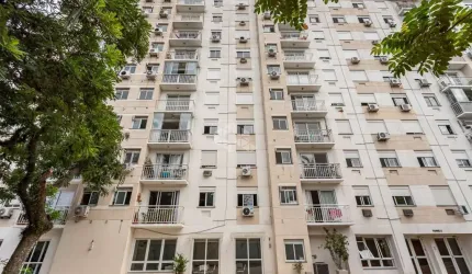 Apartamento 2 dormitórios no bairro Cavalhada em Porto Alegre