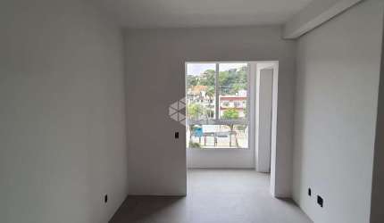 Apartamento de 2 quartos e vaga de garagem no bairro Medianeira.