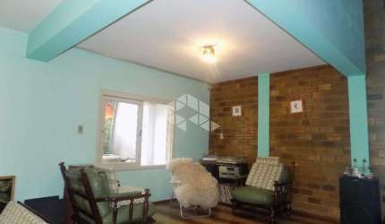 Casa Residencial com 3 quartos e 3 vagas de garagens no bairro Protásio Alves em Porto Alegre
