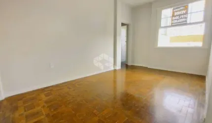 Apartamento com 2 dormitórios, com elevador no Menino Deus