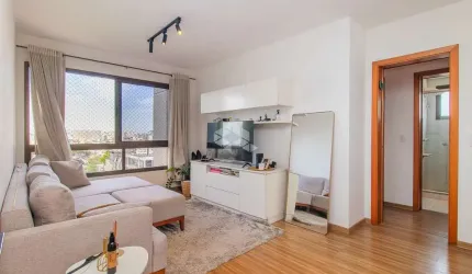Apartamento de 2 dormitórios, vista incrível e vaga de garagem no Bairro Petrópolis!