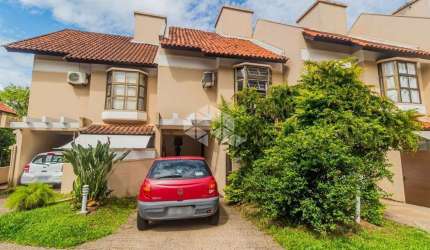 Casa em condomínio com 3 dormitórios, 2 vagas no Villa Brindisi. Bairro JD. Itú