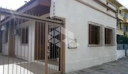 CASA 03 DORMITÓRIOS - DUAS VAGAS - EXCELENTE LOCALIZAÇÃO - AZENHA
